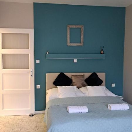 Eper Apartman Szeged Esterno foto