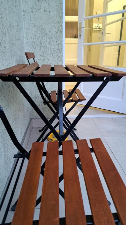 Eper Apartman Szeged Esterno foto